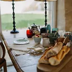 Le Clos Pelloquin Bed & Breakfast