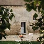 Le Clos Pelloquin Bed & Breakfast