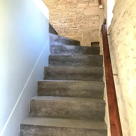 Suite privée avec grand salon et cheminée