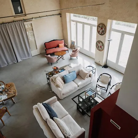 Suite privée avec grand salon et cheminée 4*