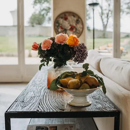 Privée Avec Grand Salon Et Cheminée Couette-café