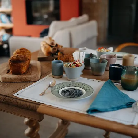 Privée Avec Grand Salon Et Cheminée Couette-café