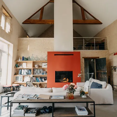 Suite privée avec grand salon et cheminée