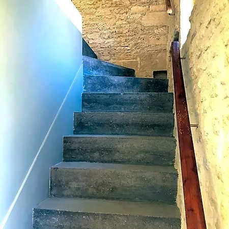 לינה וארוחת בוקר Le Clos Pelloquin