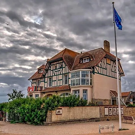 Le Clos Pelloquin לינה וארוחת בוקר